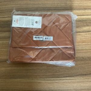 NEW WITH TAGS LUG PLIÉ PURSE